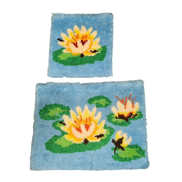 Hand Made Vintage Latch Hook Rug Wall Hanging Set Lotus Flower Cottage Farmhouse - Picture 1 of 8